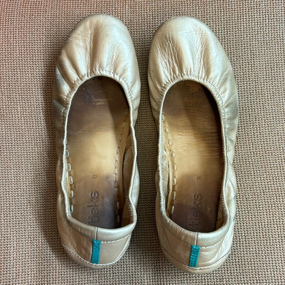Metallic Gold Tieks! Size 8